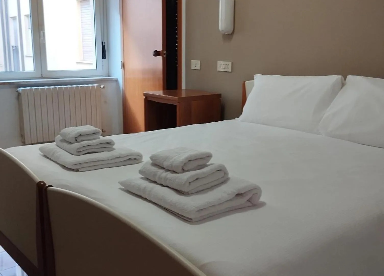 Ah Roma Hostel