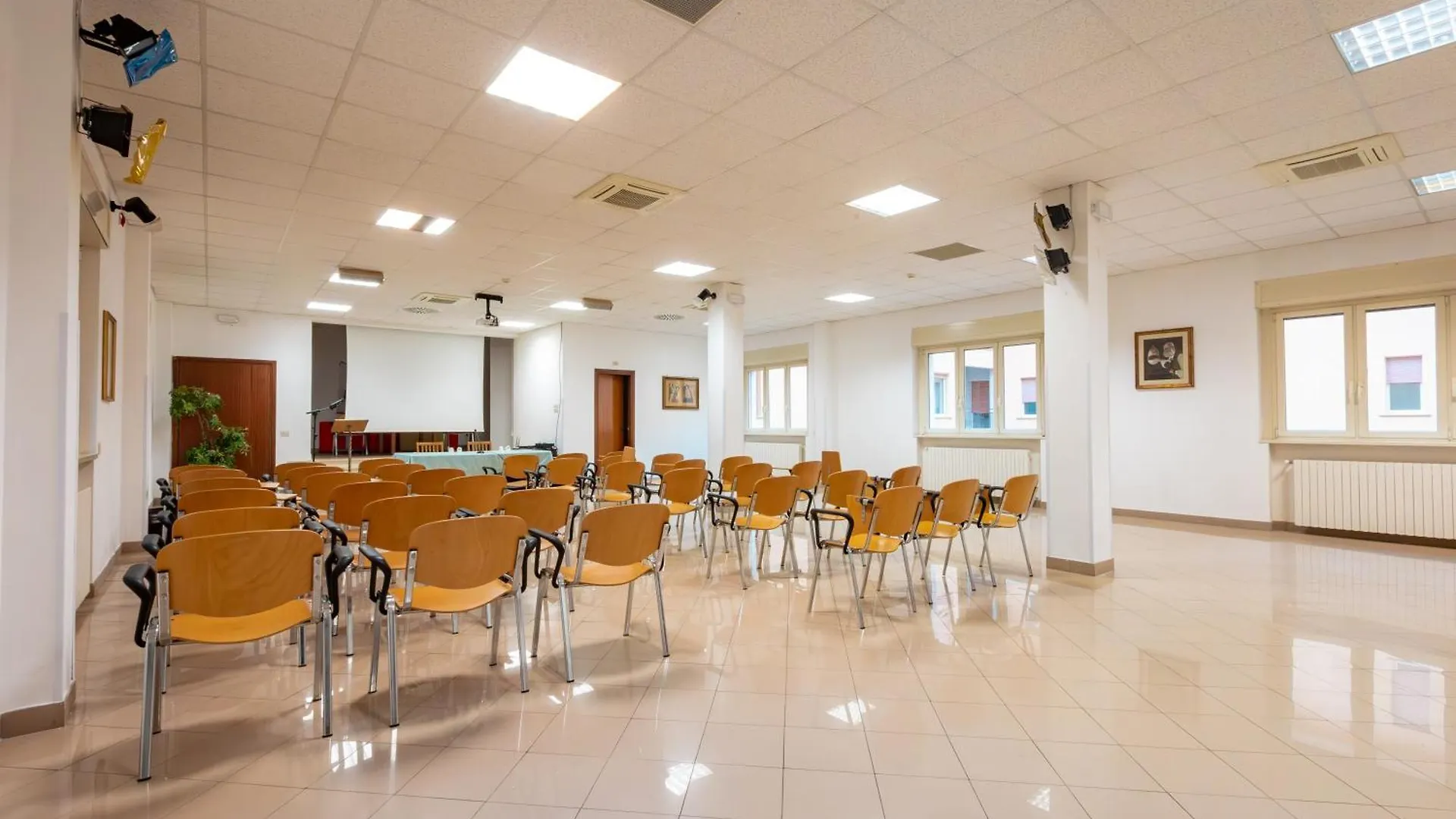 Ah Roma Hostel Rome