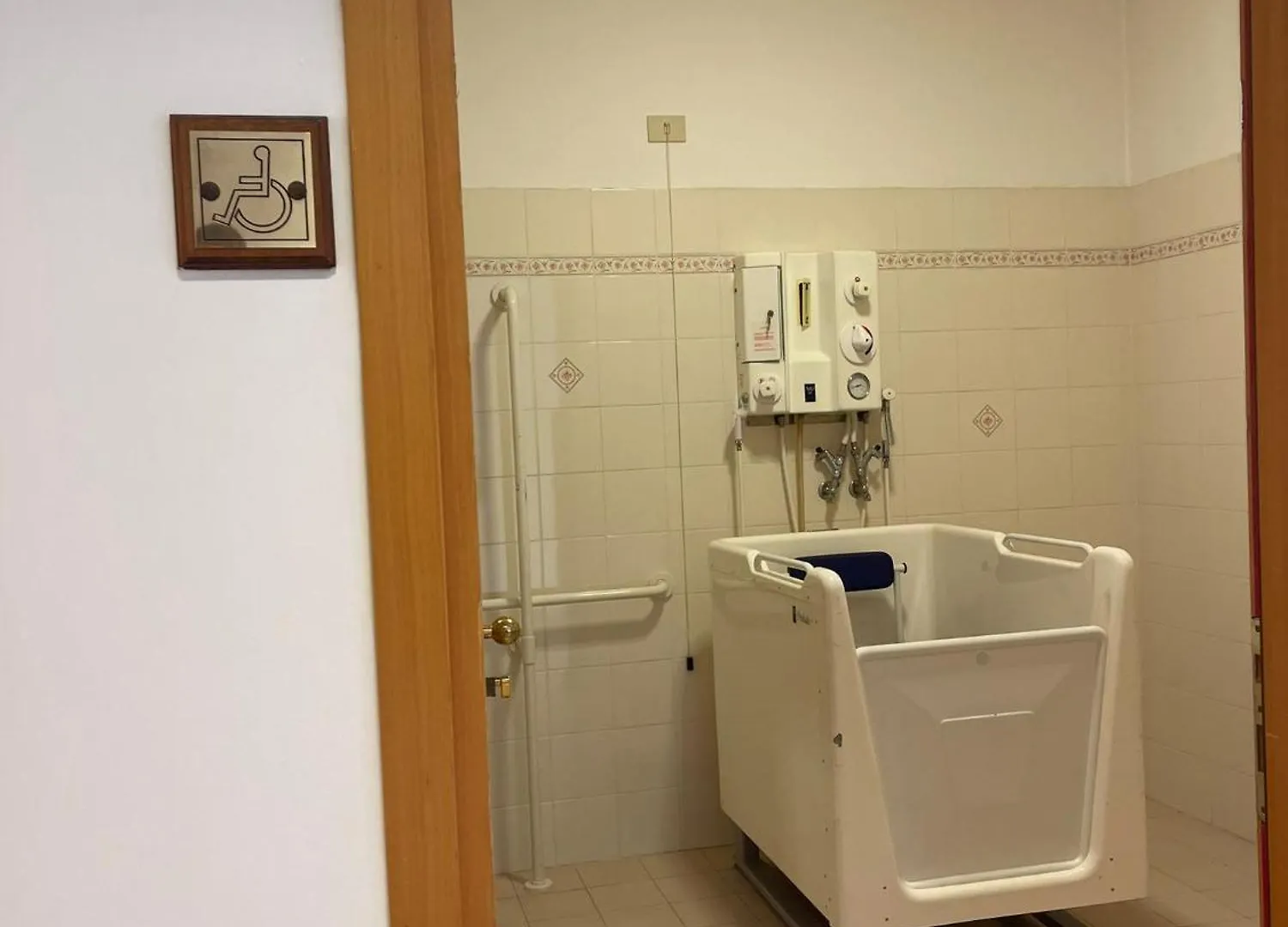 Ah Roma Hostel
