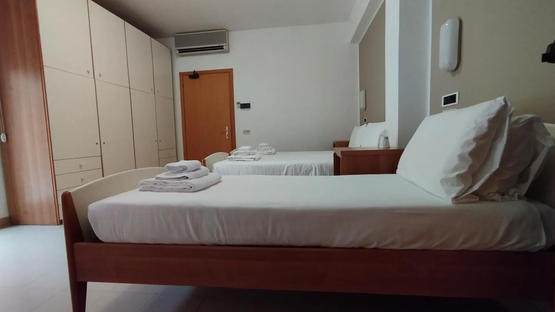 Ah Roma Hostel