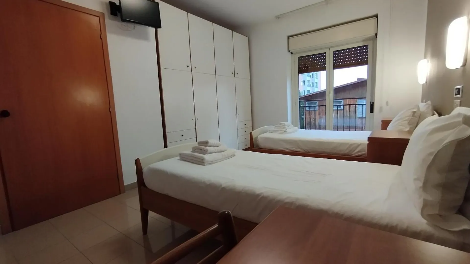 Ah Roma Hostel  Rome