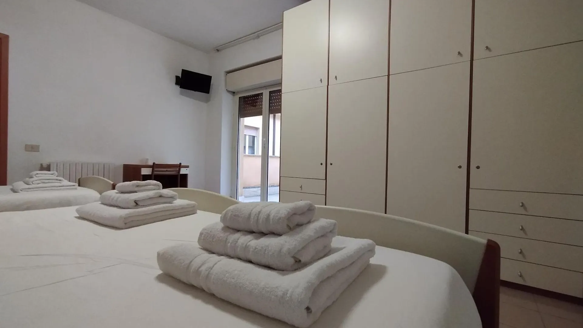 Ah Roma Hostel