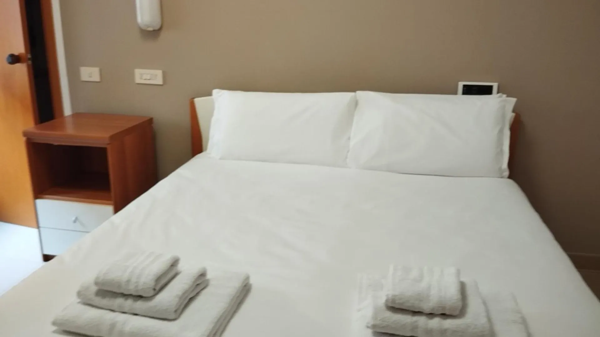 Ah Roma Hostel Rome